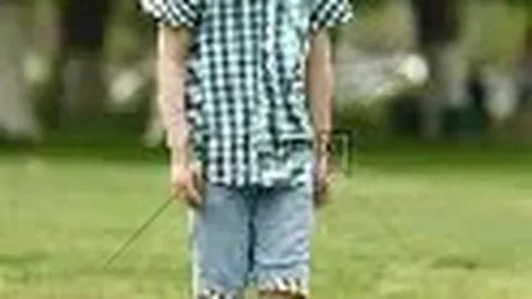 巴塞罗那急欲与梅西续约终身，梅西却有意稍后商议